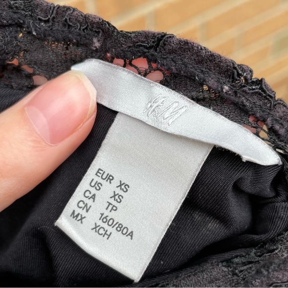 H&M Black High Neck Short Sleeve Lace Blouse Size XS Work Office Corporate - Picture 7 of 7